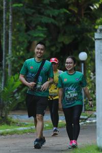 BIB: 667, 2351, 
                            <button type="button" onclick="openModal(5122687)" class="btn btn-primary btn-sm float-right btn-popup" data-toggle="modal" data-target=".modal-high-quality">
                        <i class="fas fa-shopping-cart"></i> Add to Cart
                    </button>
                                            <button type="button" onclick="isThisMe(5122687, true)" class="btn btn-success btn-sm float-right btn-popup btn-isme hidden" data-toggle="tooltip" data-placement="bottom" title="นี่คือรูปของคุณใช่ไหม คลิกที่นี่เพื่อเอาเข้าอัลบั้ม">
                        <i class="fas fa-plus"></i> Add to album
                    </button>
                    <button type="button" onclick="isThisMe(5122687, false)" class="btn btn-warning btn-sm float-right btn-popup btn-isnotme hidden">
                        <i class="fas fa-ban"></i> Remove from album
                    </button>